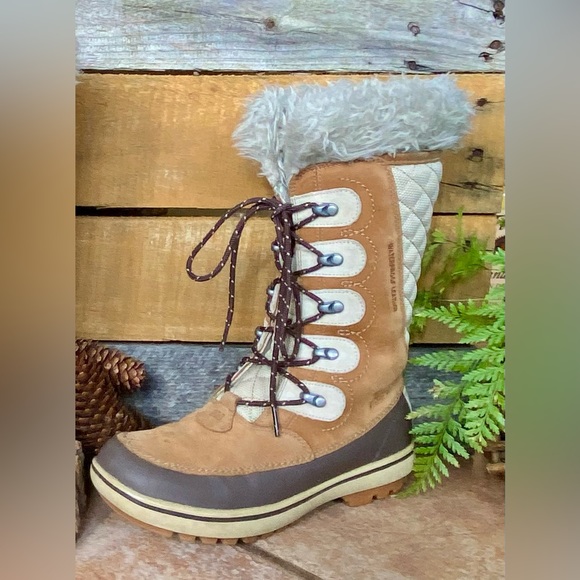 Helly Hansen Shoes - Helly-Hansen Womens Garibaldi VL Insulated Waterproof Snow Boots